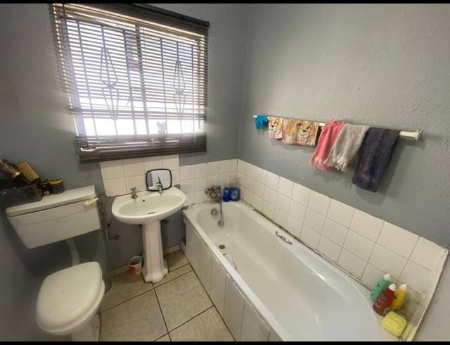 2 BEDROOM HOUSE FOR SALE IN NATURENA EXT 19